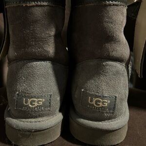 UGG GREY BOOTS
WOMENS SIZE 7